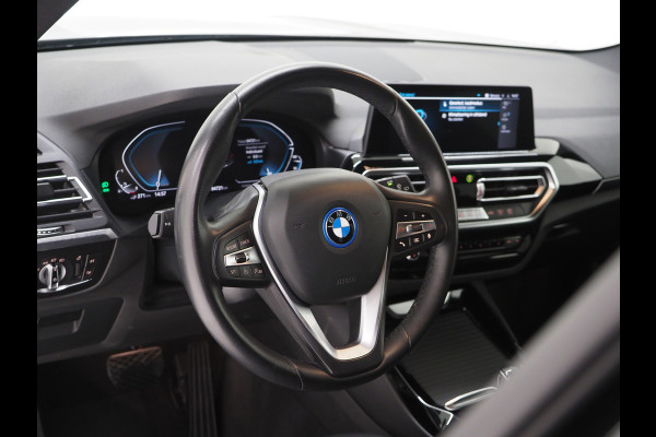 BMW X3 xDrive30e LCI 292PK | Leder | Sportstoelen | Zwarte Hemel | Camera | DAB | Carplay