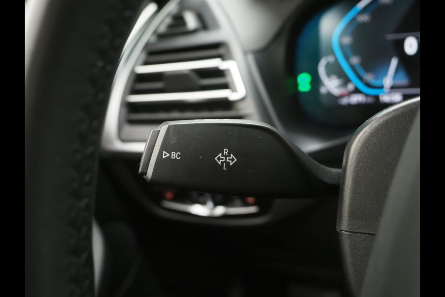 BMW X3 xDrive30e LCI 292PK | Leder | Sportstoelen | Zwarte Hemel | Camera | DAB | Carplay
