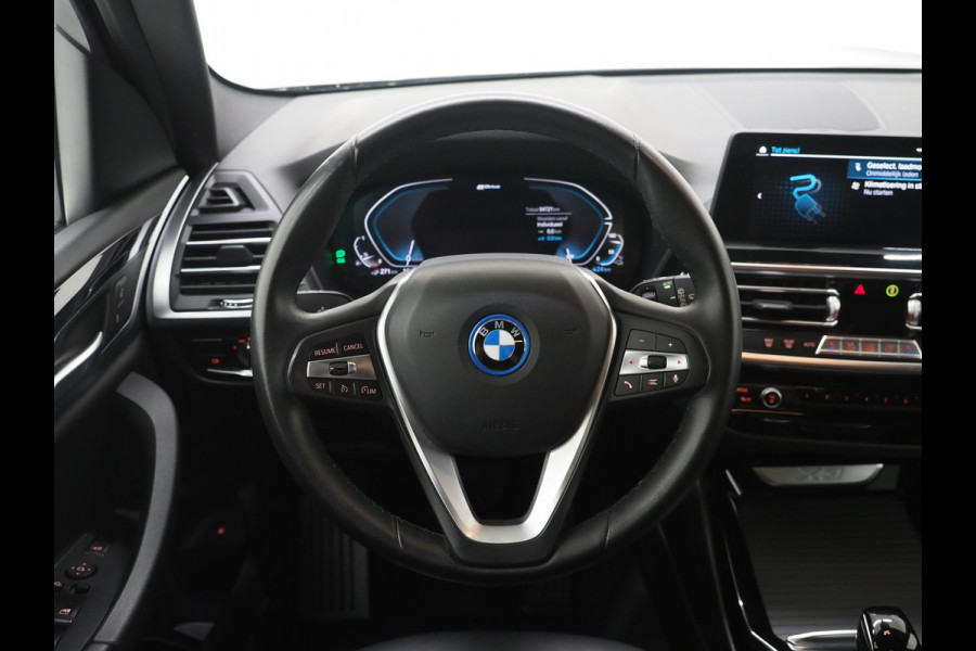 BMW X3 xDrive30e LCI 292PK | Leder | Sportstoelen | Zwarte Hemel | Camera | DAB | Carplay