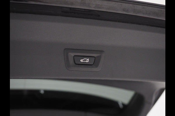 BMW X3 xDrive30e LCI 292PK | Leder | Sportstoelen | Zwarte Hemel | Camera | DAB | Carplay
