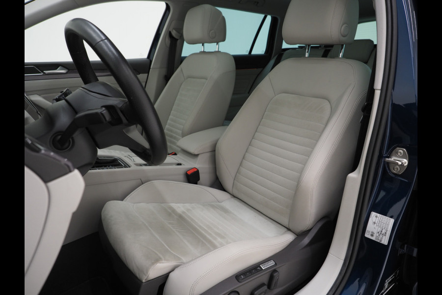 Volkswagen Passat Variant 1.4 TSI PHEV GTE R-Line | Panoramadak | Trehaak | Dynaudio | Massage | 360 | Head Up | Keyless