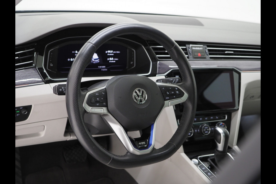Volkswagen Passat Variant 1.4 TSI PHEV GTE R-Line | Panoramadak | Trehaak | Dynaudio | Massage | 360 | Head Up | Keyless