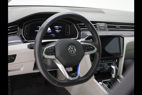 Volkswagen Passat Variant 1.4 TSI PHEV GTE R-Line | Panoramadak | Trehaak | Dynaudio | Massage | 360 | Head Up | Keyless