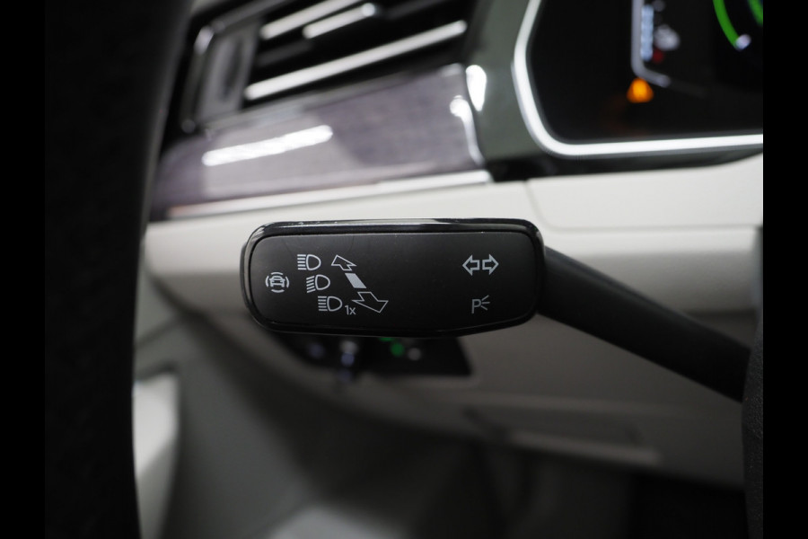Volkswagen Passat Variant 1.4 TSI PHEV GTE R-Line | Panoramadak | Trehaak | Dynaudio | Massage | 360 | Head Up | Keyless