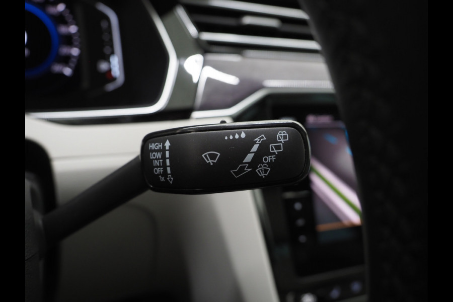 Volkswagen Passat Variant 1.4 TSI PHEV GTE R-Line | Panoramadak | Trehaak | Dynaudio | Massage | 360 | Head Up | Keyless
