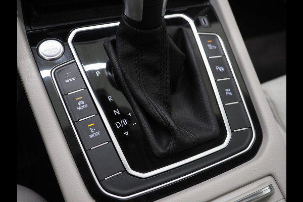Volkswagen Passat Variant 1.4 TSI PHEV GTE R-Line | Panoramadak | Trehaak | Dynaudio | Massage | 360 | Head Up | Keyless