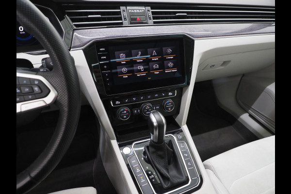 Volkswagen Passat Variant 1.4 TSI PHEV GTE R-Line | Panoramadak | Trehaak | Dynaudio | Massage | 360 | Head Up | Keyless