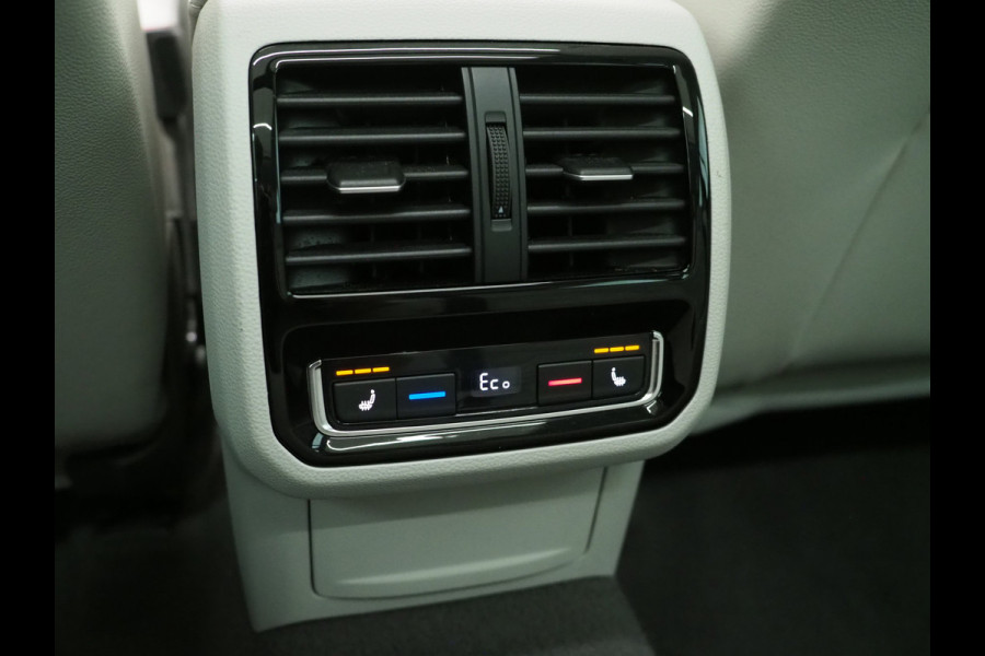 Volkswagen Passat Variant 1.4 TSI PHEV GTE R-Line | Panoramadak | Trehaak | Dynaudio | Massage | 360 | Head Up | Keyless