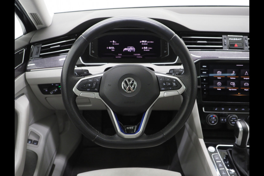 Volkswagen Passat Variant 1.4 TSI PHEV GTE R-Line | Panoramadak | Trehaak | Dynaudio | Massage | 360 | Head Up | Keyless