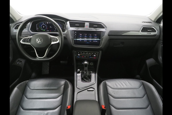Volkswagen Tiguan 1.4 TSI eHybrid Elegance Exclusive | Panoramadak | Trekhaak | Leder | 360 | Adaptive Cruise | Keyless | Carplay