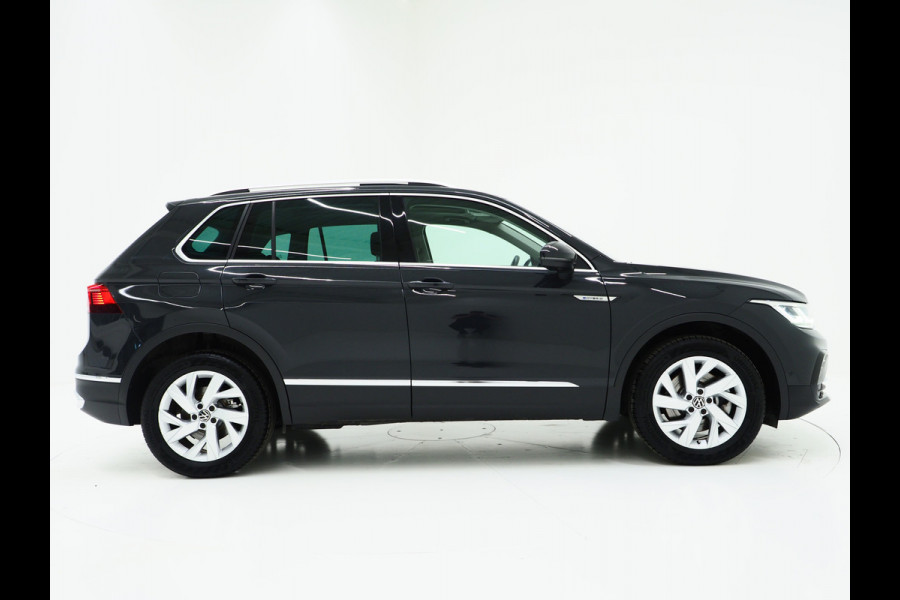 Volkswagen Tiguan 1.4 TSI eHybrid Elegance Exclusive | Panoramadak | Trekhaak | Leder | 360 | Adaptive Cruise | Keyless | Carplay
