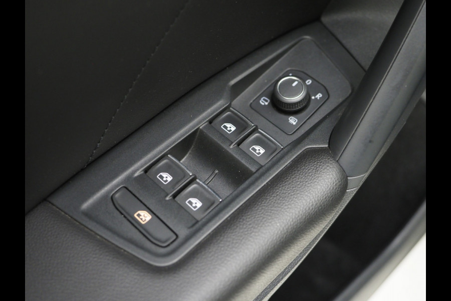 Volkswagen Tiguan 1.4 TSI eHybrid Elegance Exclusive | Panoramadak | Trekhaak | Leder | 360 | Adaptive Cruise | Keyless | Carplay