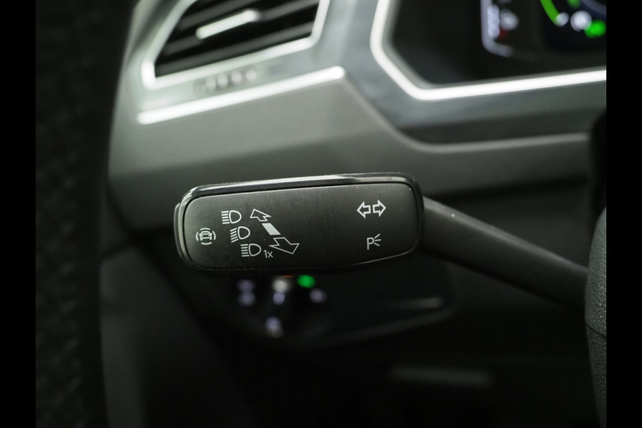 Volkswagen Tiguan 1.4 TSI eHybrid Elegance Exclusive | Panoramadak | Trekhaak | Leder | 360 | Adaptive Cruise | Keyless | Carplay