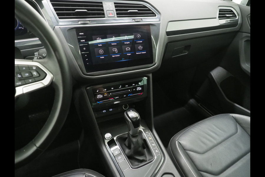 Volkswagen Tiguan 1.4 TSI eHybrid Elegance Exclusive | Panoramadak | Trekhaak | Leder | 360 | Adaptive Cruise | Keyless | Carplay