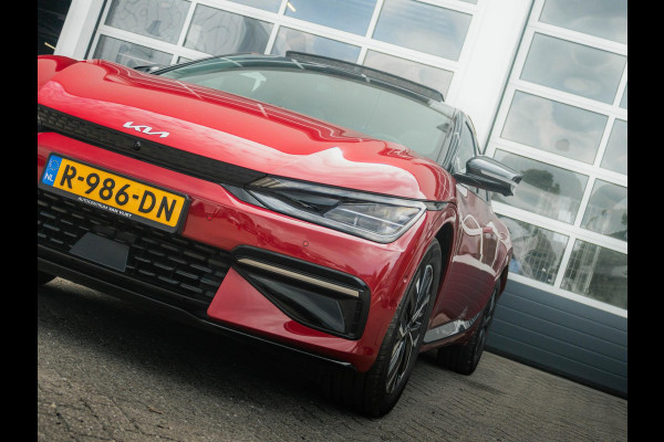 Kia Ev6 GT-Line 77.4 kWh schuifkanteldak l Steoverwarming en stoel ventilatie l Meridian soundsysteem