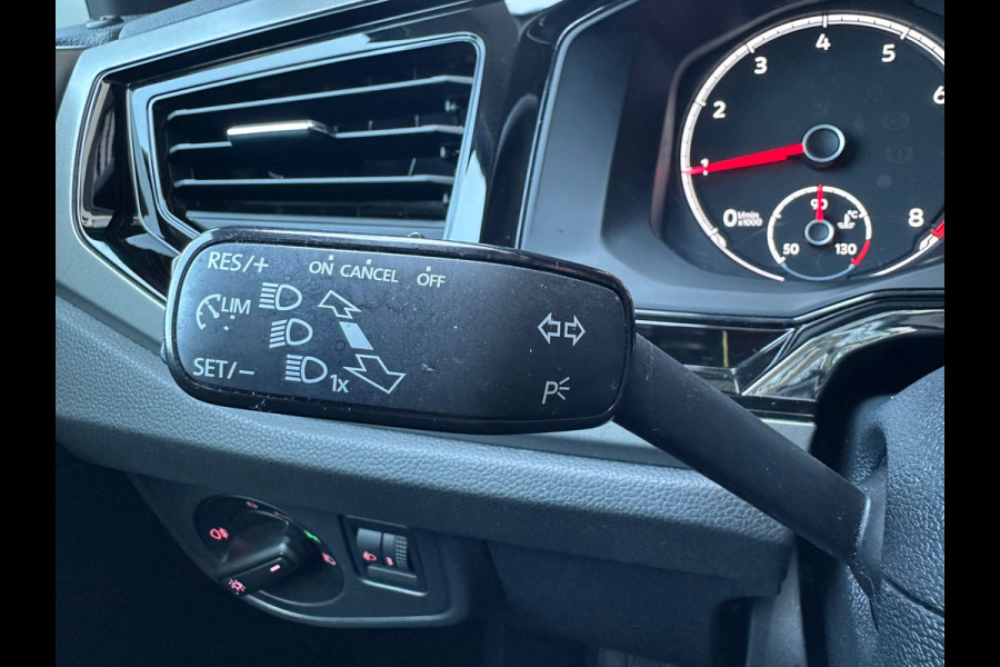 Volkswagen Polo 1.0 TSI Highline Automaat Navi Airco PDC