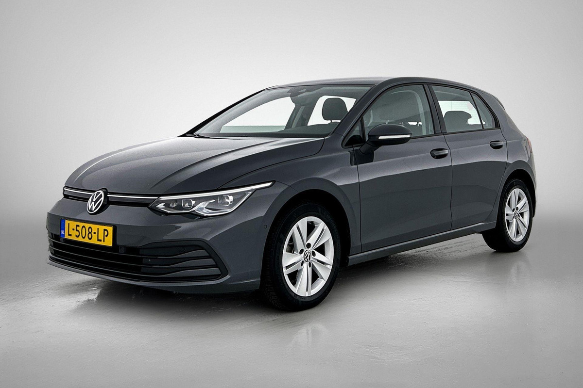 Volkswagen Golf 1.0 eTSI Life Business Automaat (SFEERVERLICHTING, STOELVERWARMING, MASSAGE STOEL, LED, PARKEERSENSOREN)