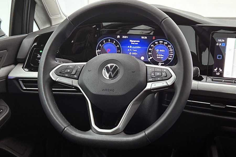 Volkswagen Golf 1.0 eTSI Life Business Automaat (SFEERVERLICHTING, STOELVERWARMING, MASSAGE STOEL, LED, PARKEERSENSOREN)