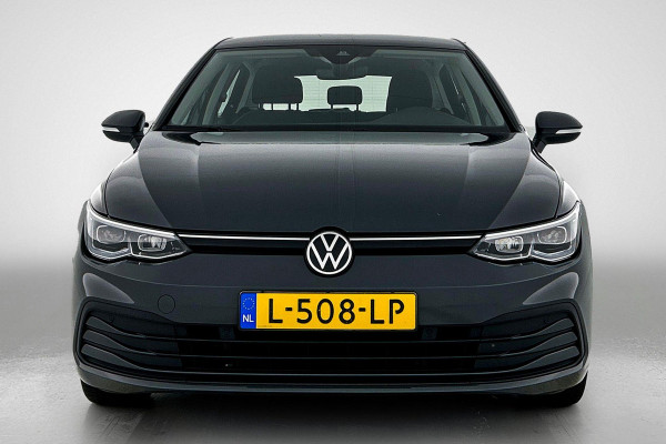 Volkswagen Golf 1.0 eTSI Life Business Automaat (SFEERVERLICHTING, STOELVERWARMING, MASSAGE STOEL, LED, PARKEERSENSOREN)