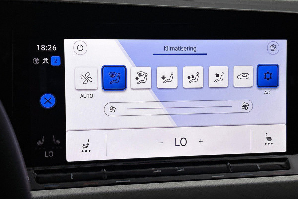Volkswagen Golf 1.0 eTSI Life Business Automaat (SFEERVERLICHTING, STOELVERWARMING, MASSAGE STOEL, LED, PARKEERSENSOREN)