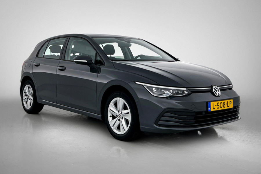 Volkswagen Golf 1.0 eTSI Life Business Automaat (SFEERVERLICHTING, STOELVERWARMING, MASSAGE STOEL, LED, PARKEERSENSOREN)