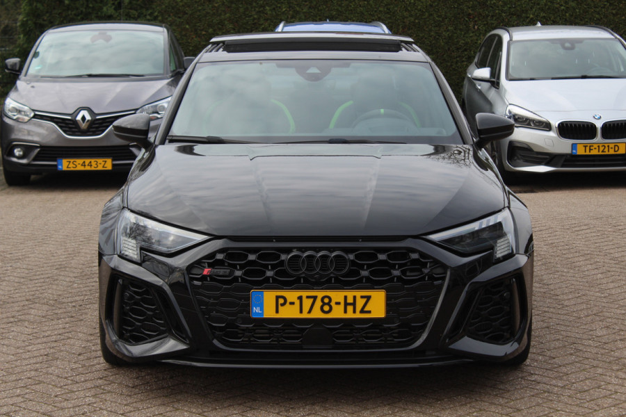 Audi RS3 Limousine 2.5 TFSI quattro / Verlengd Garantie / Milltek / Keramisch / Panoramadak / Camera / Head-up / B&O / Matrix LED / ACC / Leder