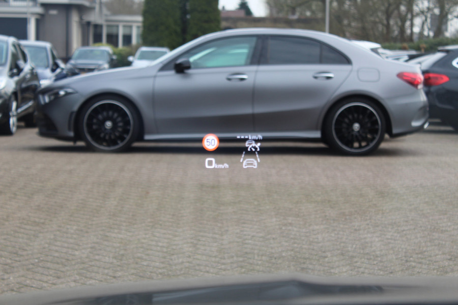 Audi RS3 Limousine 2.5 TFSI quattro / Verlengd Garantie / Milltek / Keramisch / Panoramadak / Camera / Head-up / B&O / Matrix LED / ACC / Leder