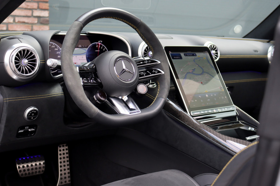 Mercedes-Benz SL-Klasse Roadster AMG 63 S E-Performance Aut9 | 816pk | Keramisch | Carbon | Aerodynamicapakket | Distronic+ | Achterasbesturing | Multicontourstoelen | HUD | Burmester | Airscarf |