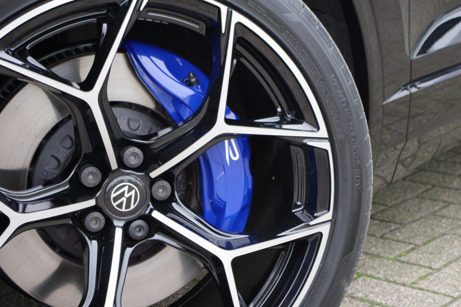 Volkswagen Touareg 3.0 TSi R 4MOTION 463 PK PHEV, Trekhaak, Panoramadak, Dynaudio, Massage