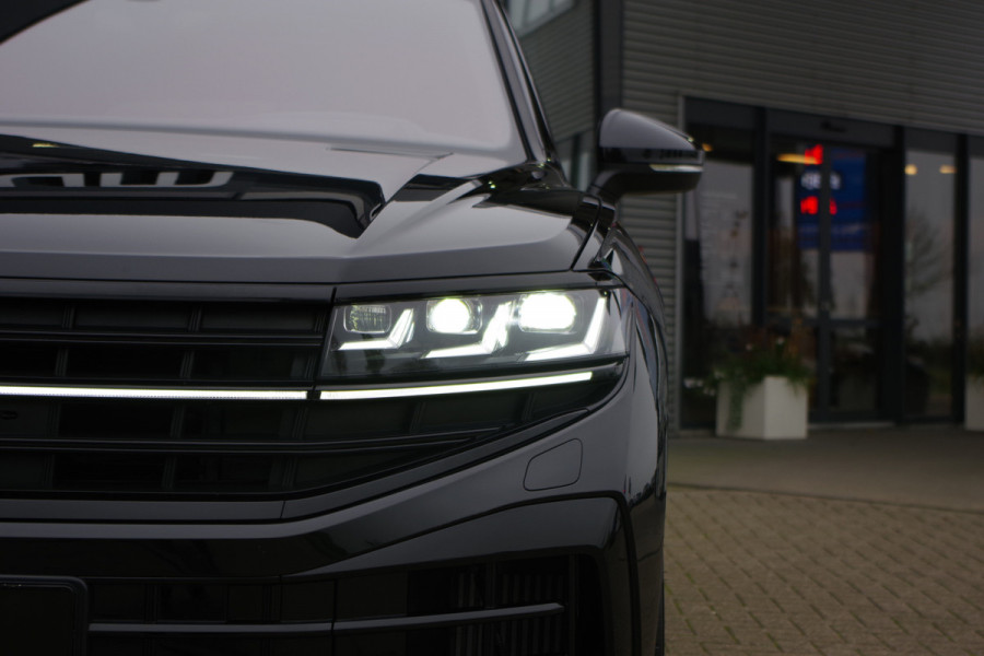 Volkswagen Touareg 3.0 TSi R 4MOTION 463 PK PHEV, Trekhaak, Panoramadak, Dynaudio, Massage