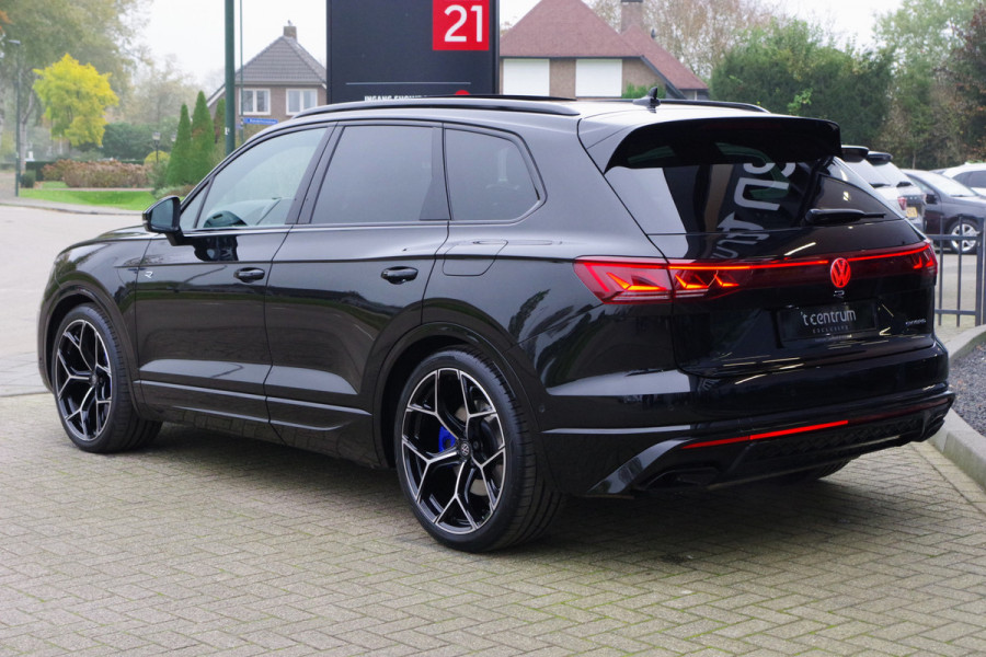 Volkswagen Touareg 3.0 TSi R 4MOTION 463 PK PHEV, Trekhaak, Panoramadak, Dynaudio, Massage