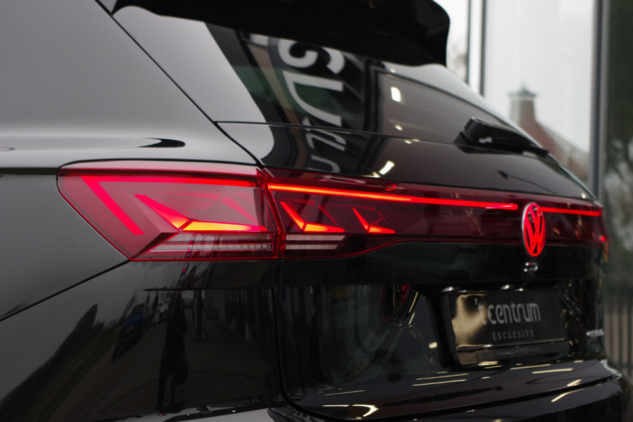 Volkswagen Touareg 3.0 TSi R 4MOTION 463 PK PHEV, Trekhaak, Panoramadak, Dynaudio, Massage