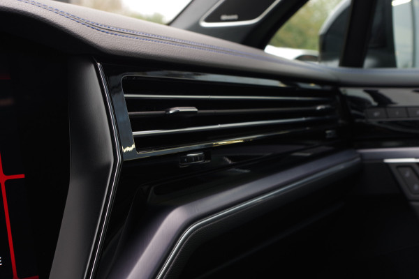 Volkswagen Touareg 3.0 TSi R 4MOTION 463 PK PHEV, Trekhaak, Panoramadak, Dynaudio, Massage