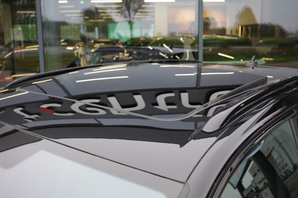 Volkswagen Touareg 3.0 TSi R 4MOTION 463 PK PHEV, Trekhaak, Panoramadak, Dynaudio, Massage