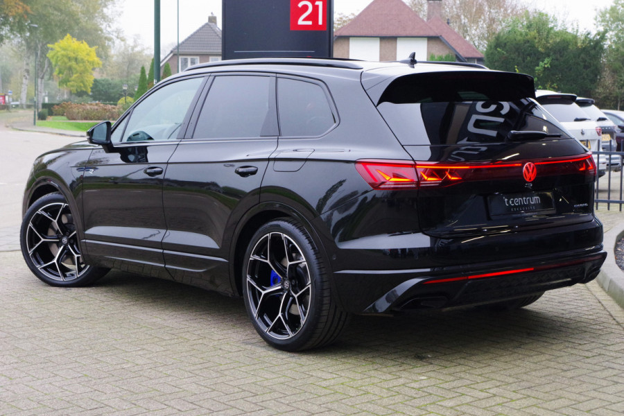 Volkswagen Touareg 3.0 TSi R 4MOTION 463 PK PHEV, Trekhaak, Panoramadak, Dynaudio, Massage