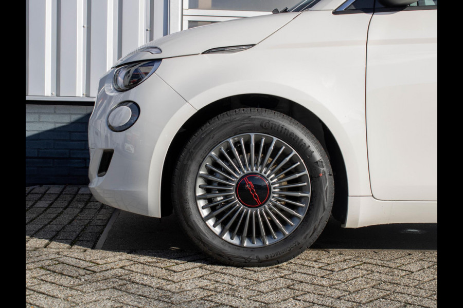 Fiat 500E RED Cabrio 42 kWh | Uit voorraad leverbaar ! | CarPlay | PDC |