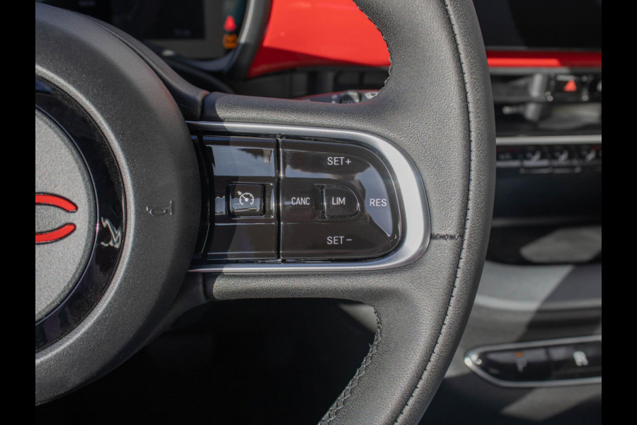 Fiat 500E RED Cabrio 42 kWh | Uit voorraad leverbaar ! | CarPlay | PDC |