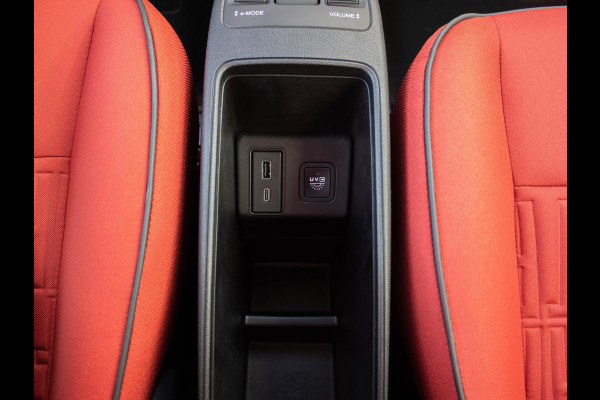 Fiat 500E RED Cabrio 42 kWh | Uit voorraad leverbaar ! | CarPlay | PDC |