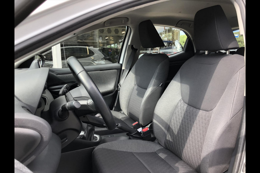 Toyota Yaris 1.0 VVT-i Active | Apple Carplay/Android auto, Licht en regensensor, Airco, Adaptive cruise control