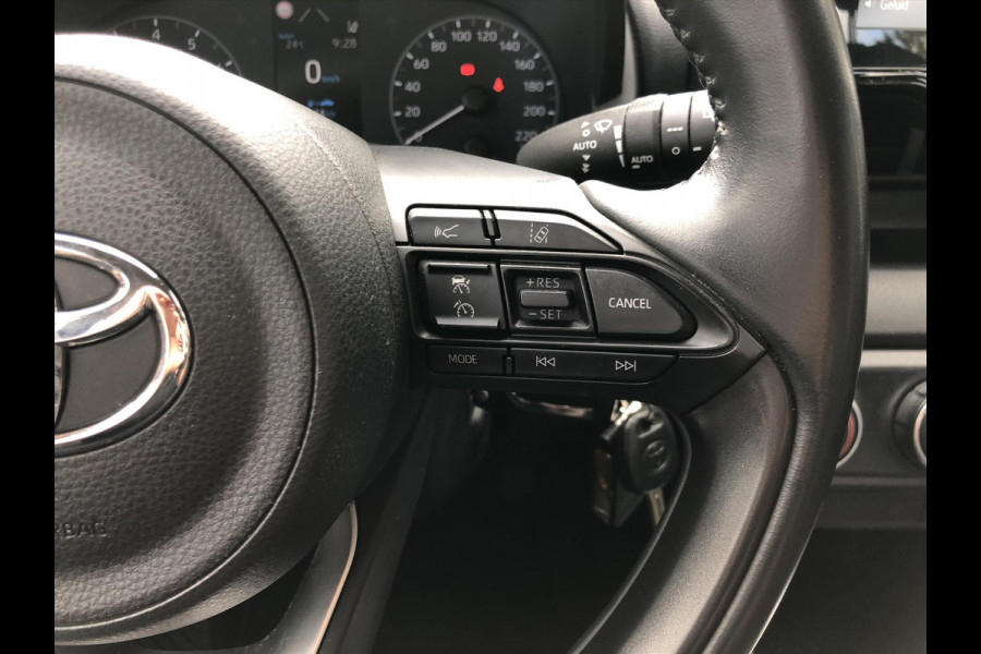 Toyota Yaris 1.0 VVT-i Active | Apple Carplay/Android auto, Licht en regensensor, Airco, Adaptive cruise control