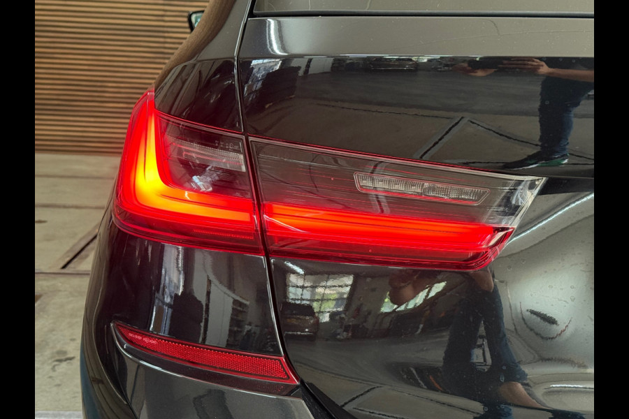 BMW 3 Serie Touring 330e High Executive M Sport | Pano | Sportstoelen | 19' inch | KANON !!