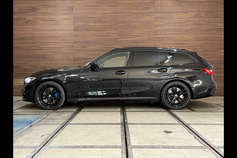 BMW 3 Serie Touring 330e High Executive M Sport | Pano | Sportstoelen | 19' inch | KANON !!