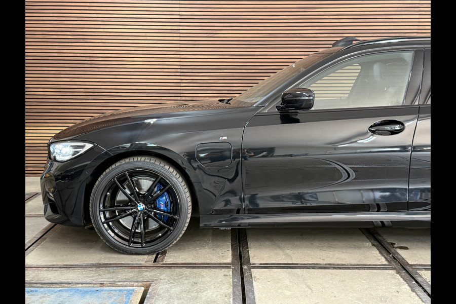 BMW 3 Serie Touring 330e High Executive M Sport | Pano | Sportstoelen | 19' inch | KANON !!