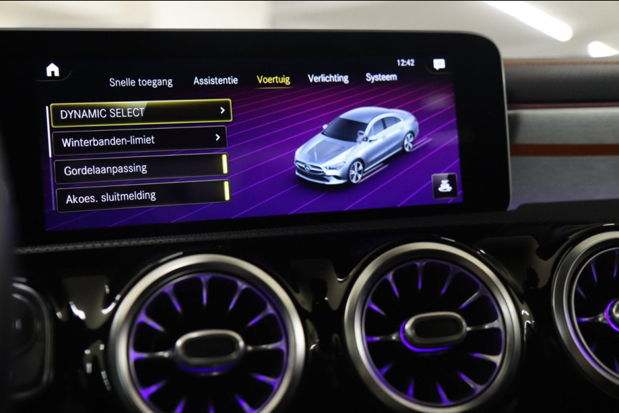Mercedes-Benz CLA-Klasse 250 AMG /PANO/SFEERV/CAM/LANEASSIST/STOELV/BOMVOL