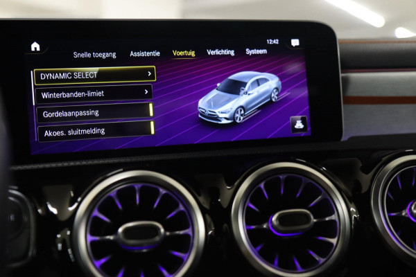 Mercedes-Benz CLA-Klasse 250 AMG /PANO/SFEERV/CAM/LANEASSIST/STOELV/BOMVOL
