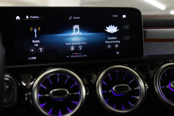 Mercedes-Benz CLA-Klasse 250 AMG /PANO/SFEERV/CAM/LANEASSIST/STOELV/BOMVOL