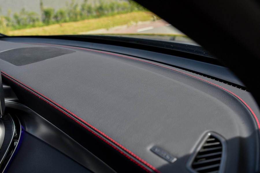 Mercedes-Benz GLC Coupé 300e 4MATIC AMG, BTW, Night ed. Pano, Digital, Memory, 360, Keyless, CarPlay, Sfeer!
