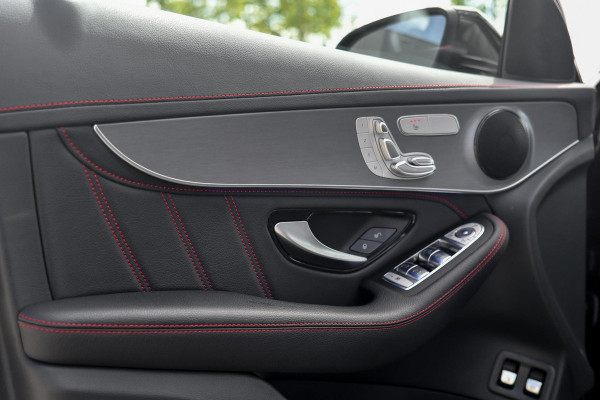Mercedes-Benz GLC Coupé 300e 4MATIC AMG, BTW, Night ed. Pano, Digital, Memory, 360, Keyless, CarPlay, Sfeer!