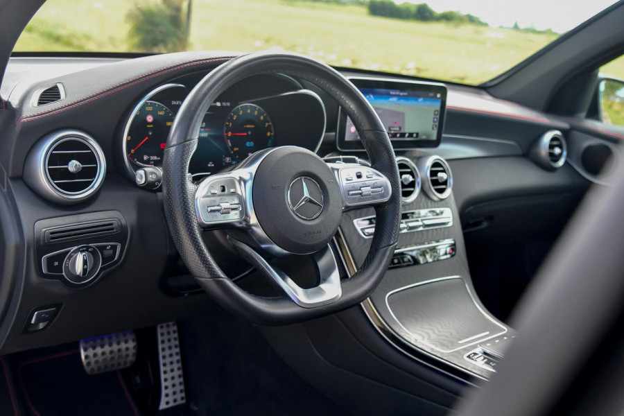 Mercedes-Benz GLC Coupé 300e 4MATIC AMG, BTW, Night ed. Pano, Digital, Memory, 360, Keyless, CarPlay, Sfeer!