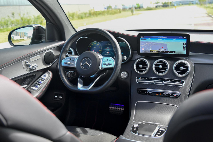 Mercedes-Benz GLC Coupé 300e 4MATIC AMG, BTW, Night ed. Pano, Digital, Memory, 360, Keyless, CarPlay, Sfeer!